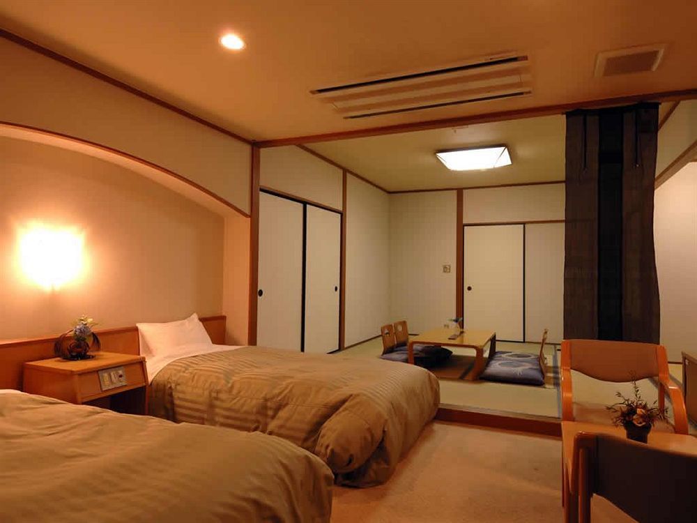Hakonenomori Okada Hotel Buitenkant foto